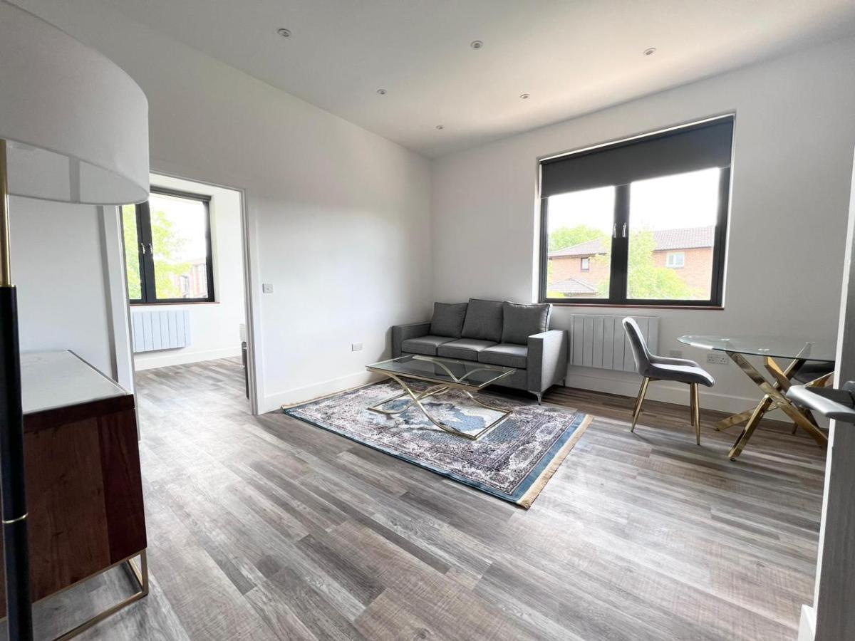 Omega Inn Milton Keynes Dış mekan fotoğraf
