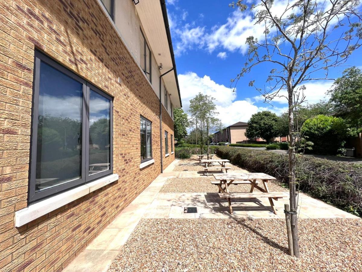 Omega Inn Milton Keynes Dış mekan fotoğraf